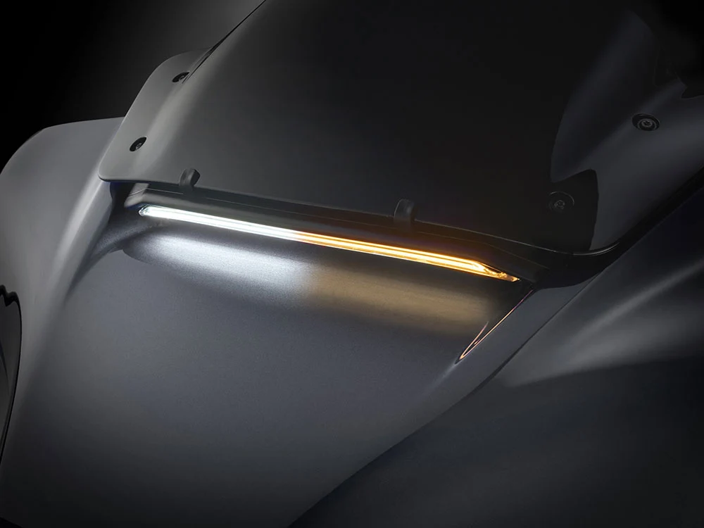 Ciro3D CIR-42010 LED Fairing Vent Insert w/Amber & White LED's Gloss Black w/Smoked Lens for Harley-Davidson CVO Street Glide 23-Up/Street Glide 24-Up - Image 2
