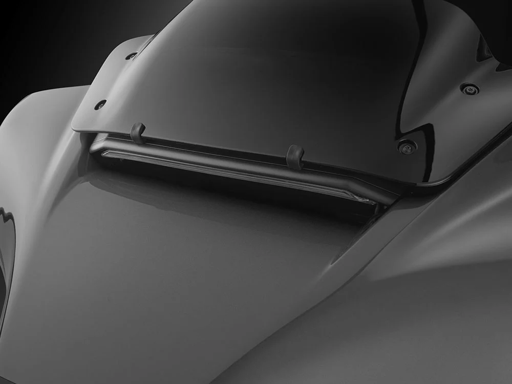 Ciro3D CIR-42010 LED Fairing Vent Insert w/Amber & White LED's Gloss Black w/Smoked Lens for Harley-Davidson CVO Street Glide 23-Up/Street Glide 24-Up - Image 3