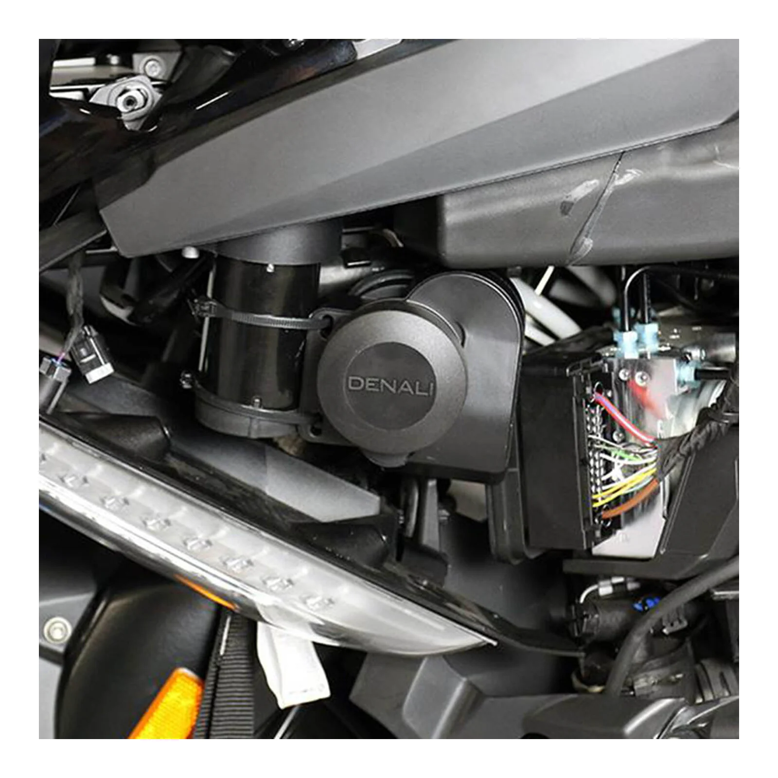 Denali Horn Mount for BMW K1600GT 11-23/K1600B 18-23/K1600 Grand America 18-23 w/SoundBomb Split Dual-Tone Air Horn - Image 2