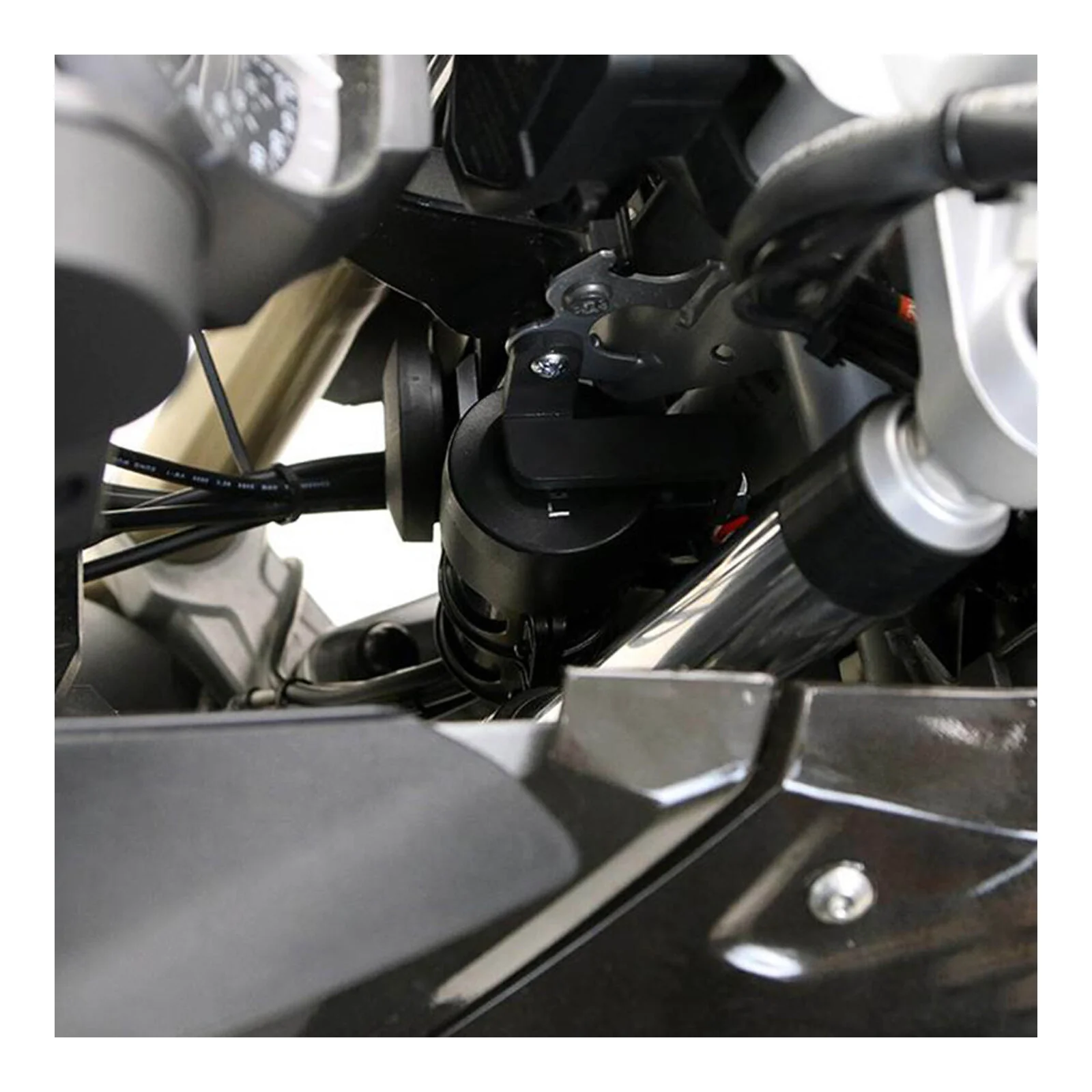 Denali Horn Mount for BMW R1200GS 13-15 w/SoundBomb Original Dual-Tone Air Horn - Image 2