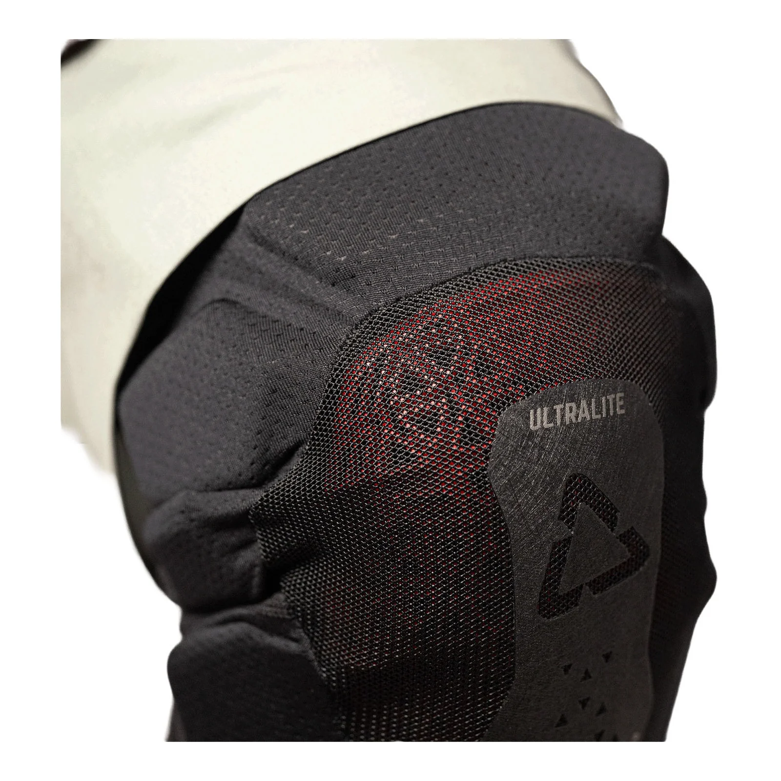 Leatt ReaFlex Ultralite EXT Black Knee Guards - Image 3