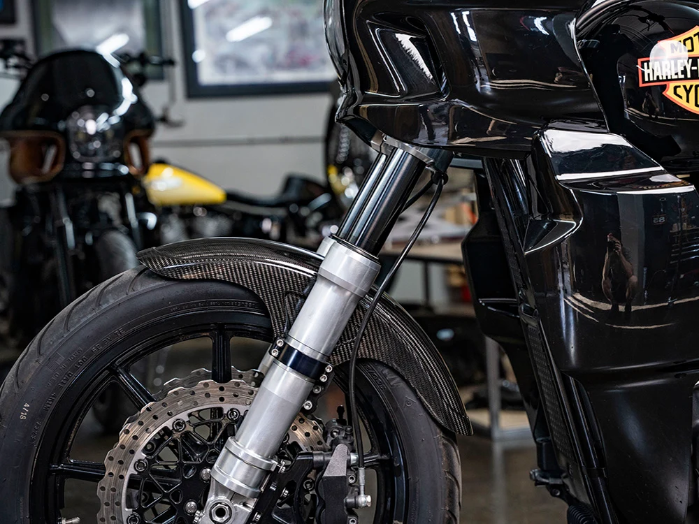 Saddlemen SAD-CF-8-0002 Carbon Front Fender Gloss Finish for Harley-Davidson Mid-Glide Dyna 06-17/Softail Street Bob 18-Up/Standard 20-24 w/19" Front Wheel/also fits Softail Low Rider S 20-Up/Low Rider ST 22-Up w/Adapter - Image 5