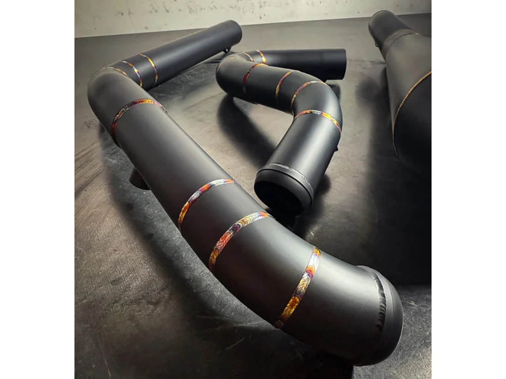 SP Concepts SPC-1-003-WE-ONYX 4.5" Works Edition Big Bore 2-1 Exhaust Black Onyx for Harley-Davidson Softail 18-Up w/Non-240 Rear Tyre Models - Image 2