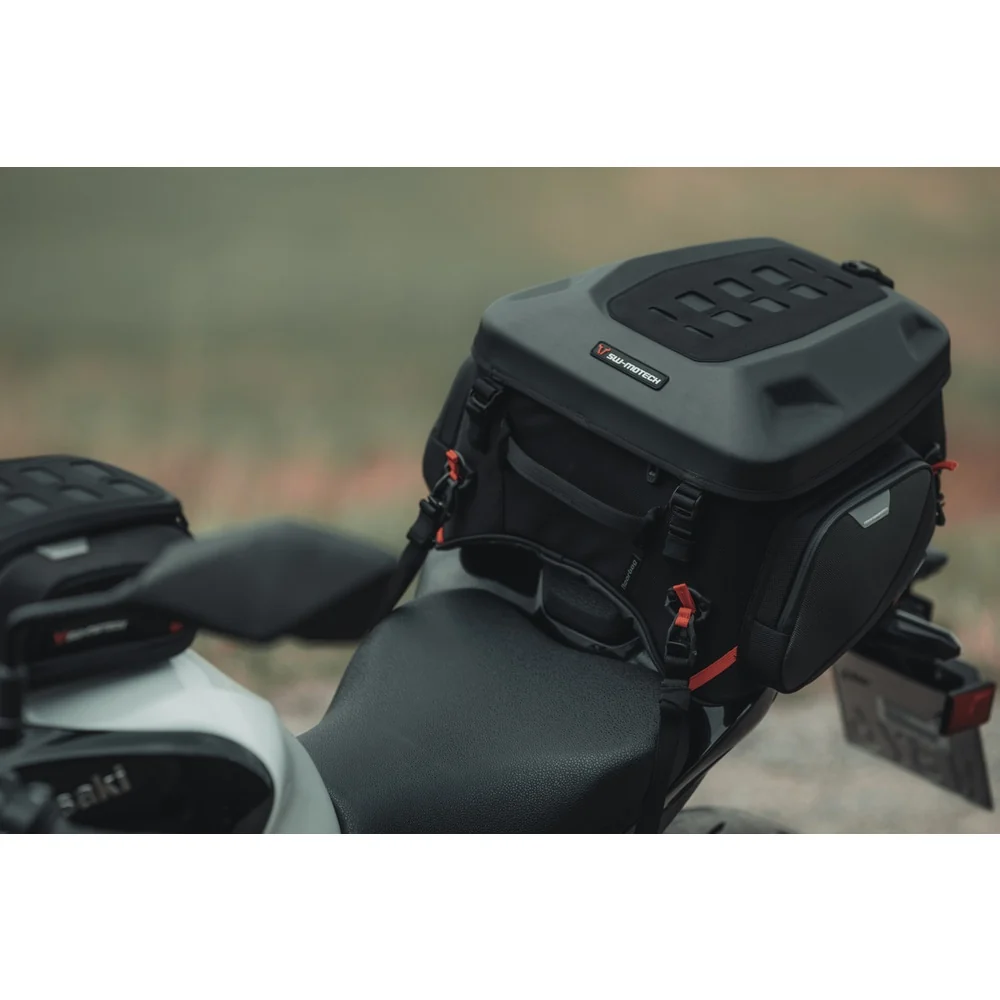 SW-Motech SW-BCHTA0030430000 PRO Rearbag Black/Anthracite 22-34L Tail Bag - Image 3