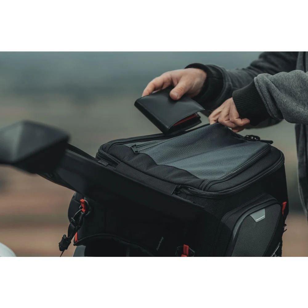 SW-Motech SW-BCHTA0030430000 PRO Rearbag Black/Anthracite 22-34L Tail Bag - Image 5