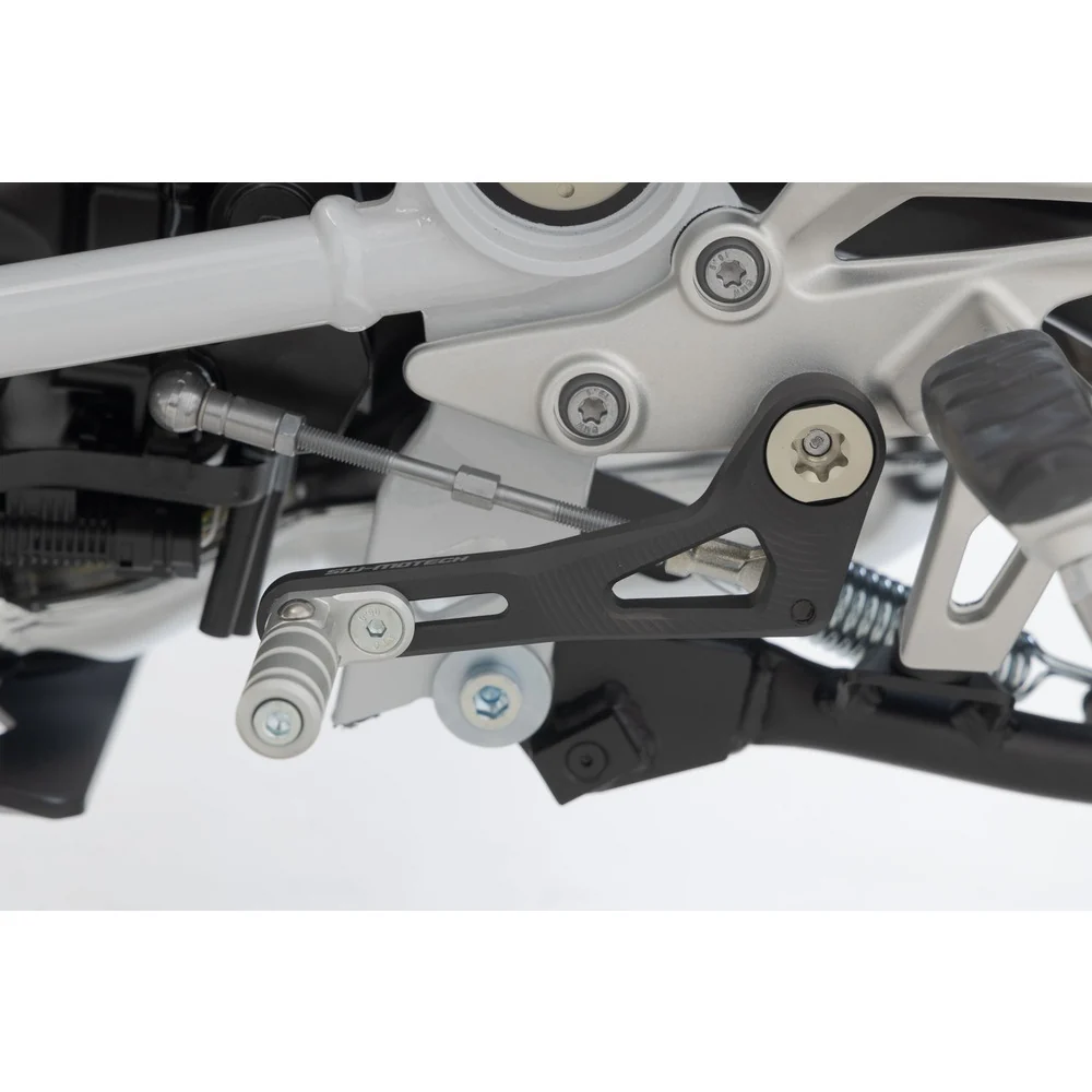 SW-Motech SW-FSC0757310002 Gear Lever Black/Silver for BMW R 1200 R/R 1200 RS 14-18/R 1250 R/R 1250 RS 18-Up - Image 5