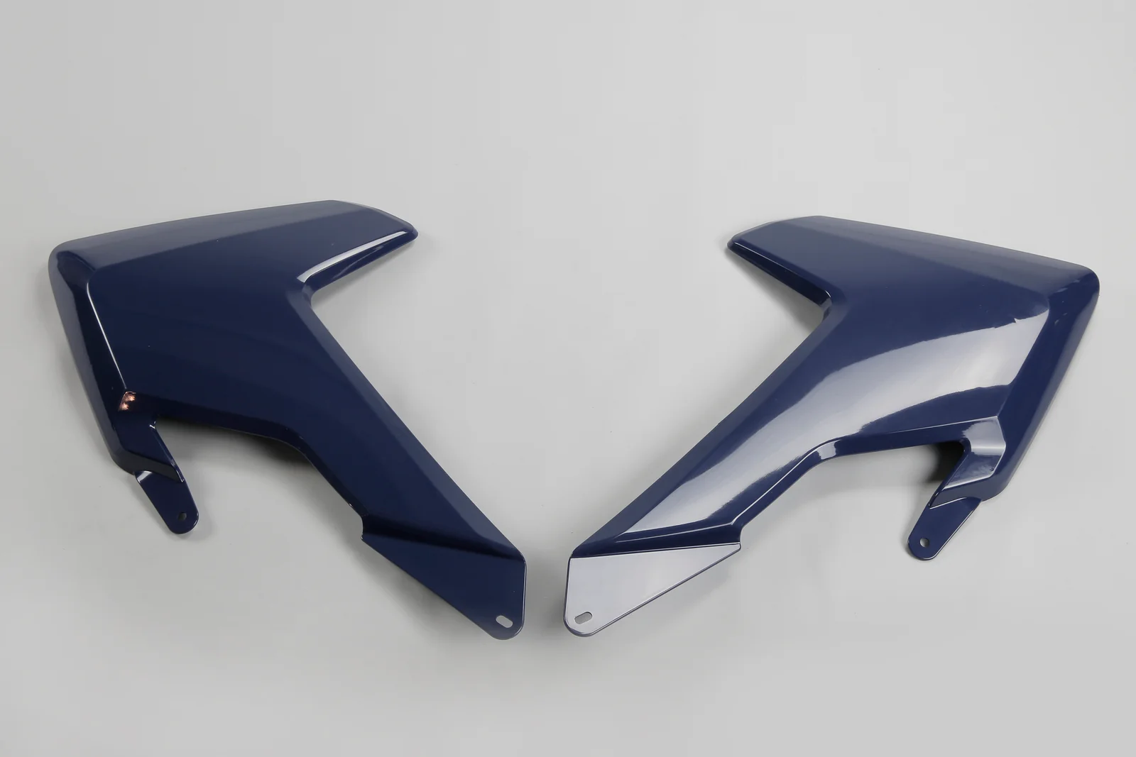 UFO Radiator Shrouds Blue for Husqvarna FE 250/FE 350/FE 450/FE 501/TE 125/TE 250/TE 300/TX 125/TX 250/TX 300 17-19/FC 250/FC 350/FC 450/TC 125/TC 300 16-18/TC 250 17-18/TE 250I/TE 300I 18-19