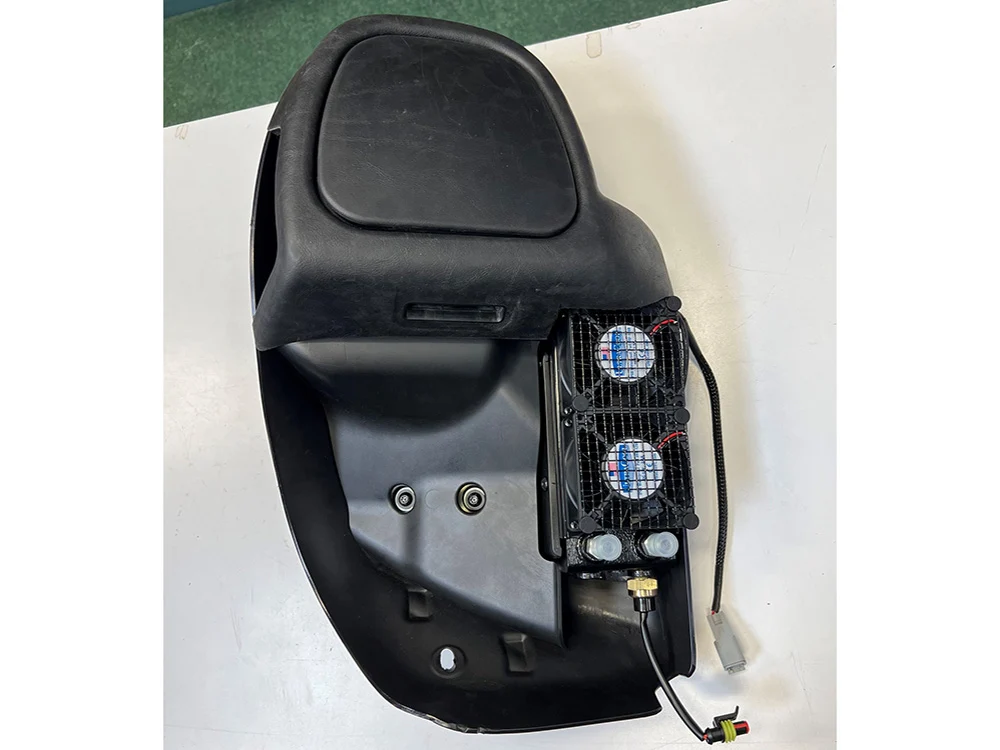 UltraCool UC-SMT8-6N Lower Fairing Mounted Oil Cooler Kit for Harley-Davidson Touring 17-24 w/Lower Fairing - Image 4